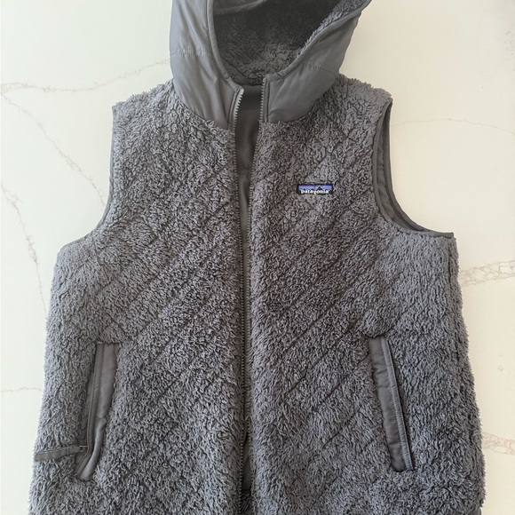 Patagonia Woman’s Los Gatos Hooded / reversible Vest. EUC size medium - Picture 2 of 5